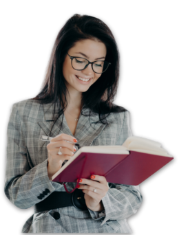 Tutor con tesis en una mano y boligrafo escribiendo en la otra